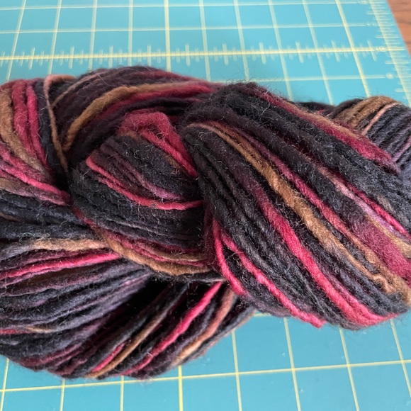 Manos del Uruguay Wool Classica - Picture 2 of 3